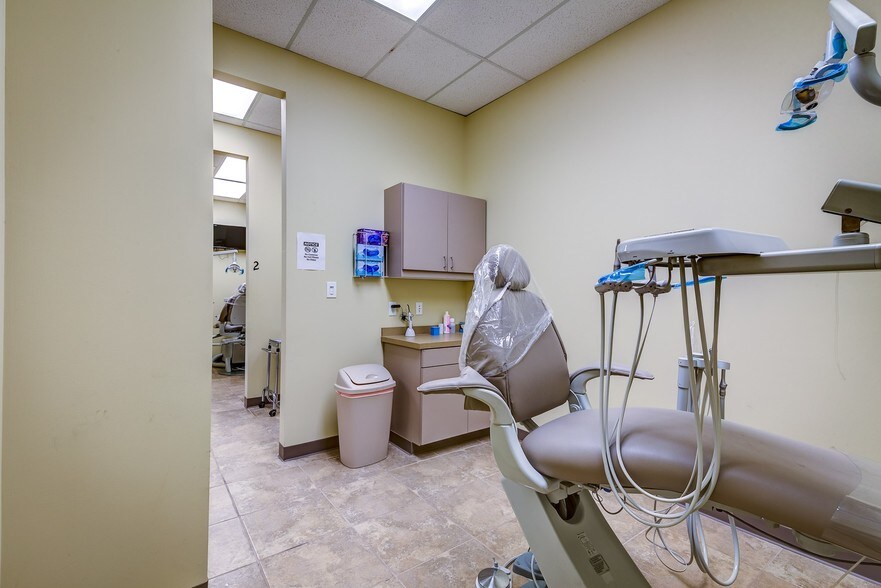 More Photos Of 909 S Tyler St, Dallas Medical For Sale