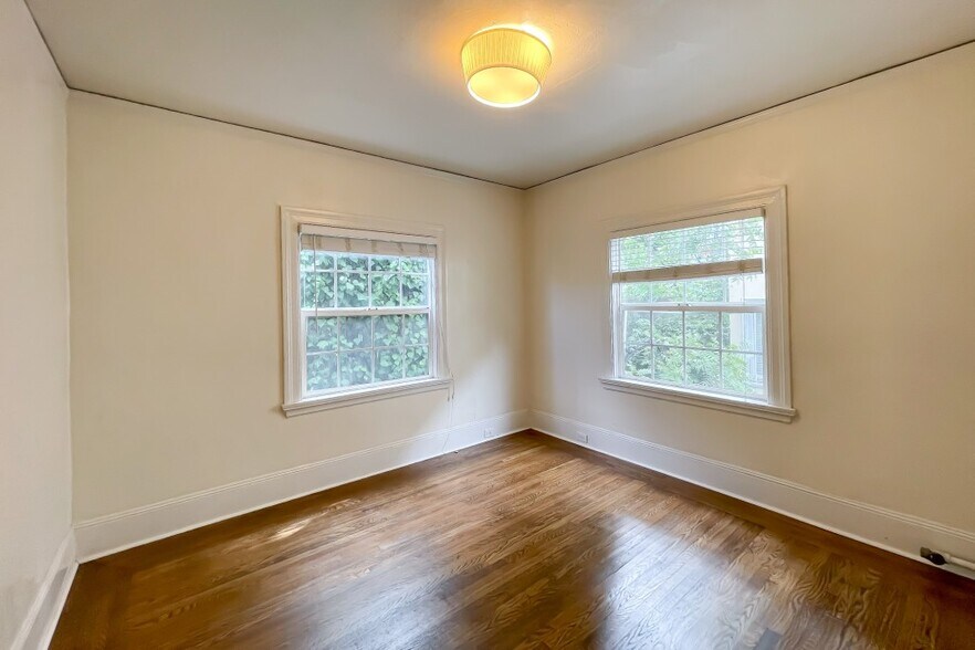 More Photos Of 1000 E 33rd St, Oakland Apartments For Sale