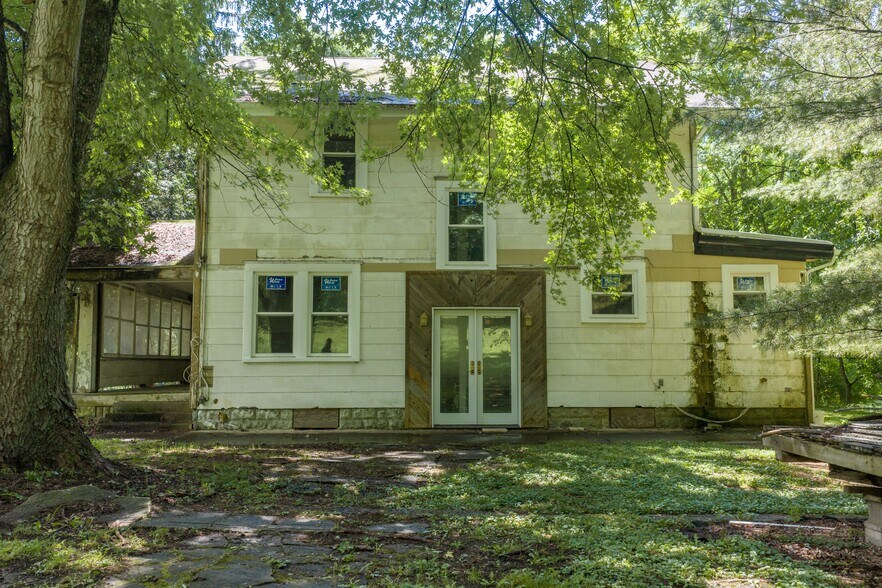 More Photos Of 6297 Columbia Rd NW, Dover Specialty For Sale