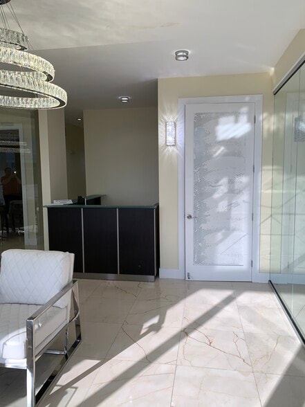 More Photos Of 198 NW 37th Ave, Miami Medical For Lease