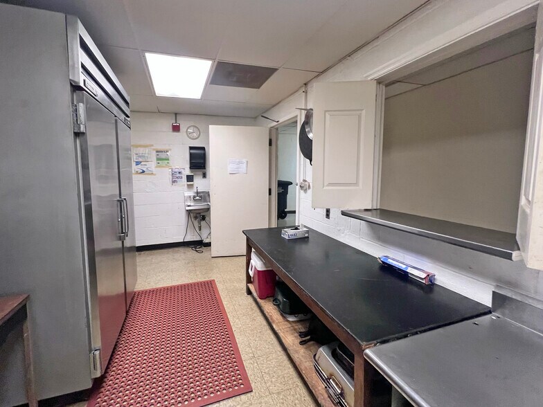 More Photos Of 4417 Douglas St NE, Washington Religious Facility For Sale