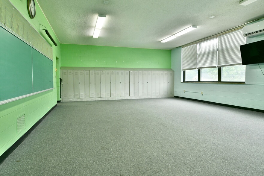 More Photos Of 175 B Laird Ave, Warren Schools For Sale