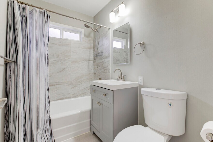 More Photos Of 10935 Nassau Ave, Sunland Multifamily For Sale