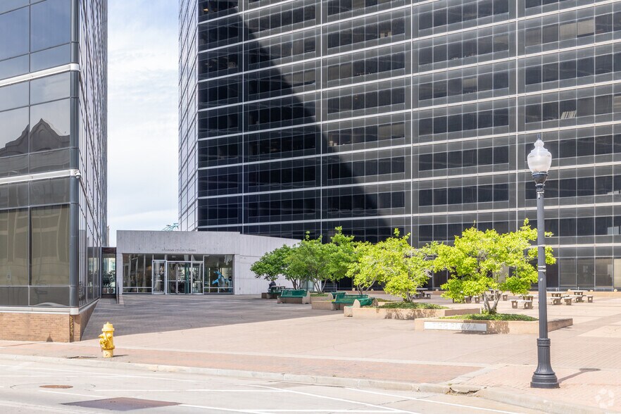 More Photos Of 2 W 2nd St, Tulsa Office For Lease