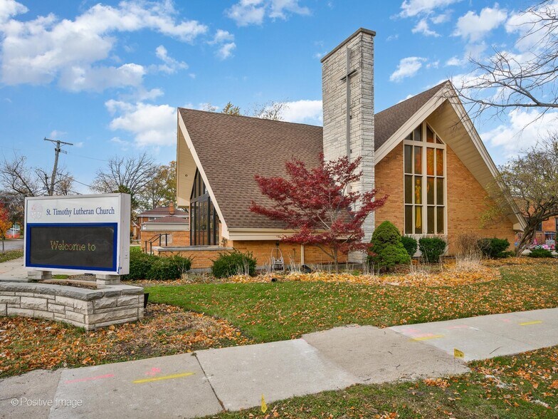 More Photos Of 9000 Kildare Ave, Skokie Specialty For Sale
