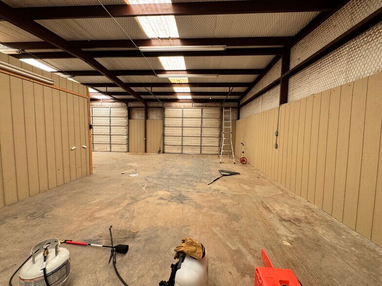 More Photos Of 5504 E County Road 128, Midland Light Manufacturing For Lease