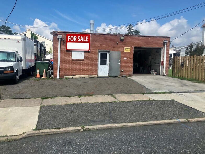 More Photos Of 117 Putcan Ave, Essington Auto Repair For Sale