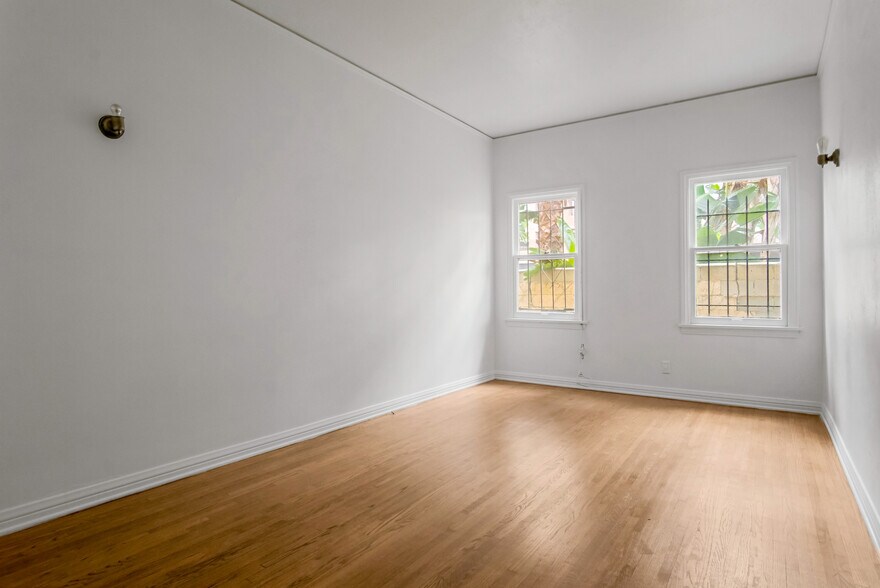 More Photos Of 712 S Stanley Ave, Los Angeles Apartments For Sale