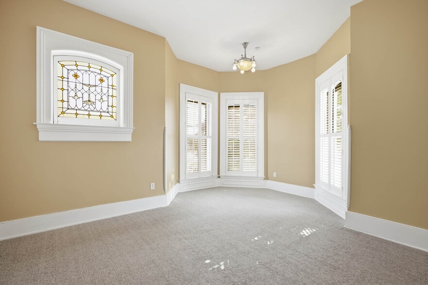 More Photos Of 303 E 4th St, Owensboro Office For Sale