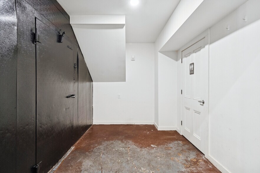 More Photos Of 2372 Constance St, New Orleans Convenience Store For Lease