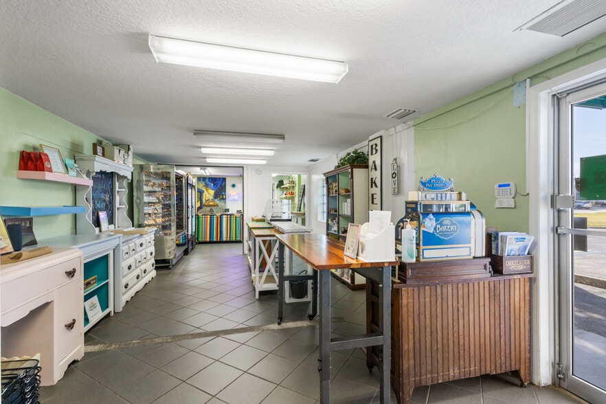 More Photos Of 875 Creel St, Melbourne Warehouse For Lease