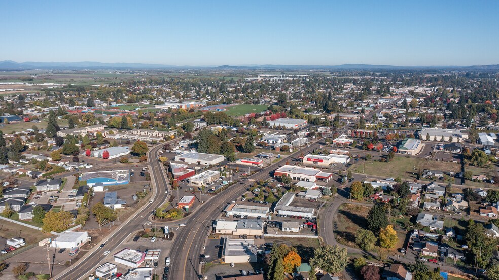 More Photos Of 2175 S Main Rd, Lebanon General Retail For Sale