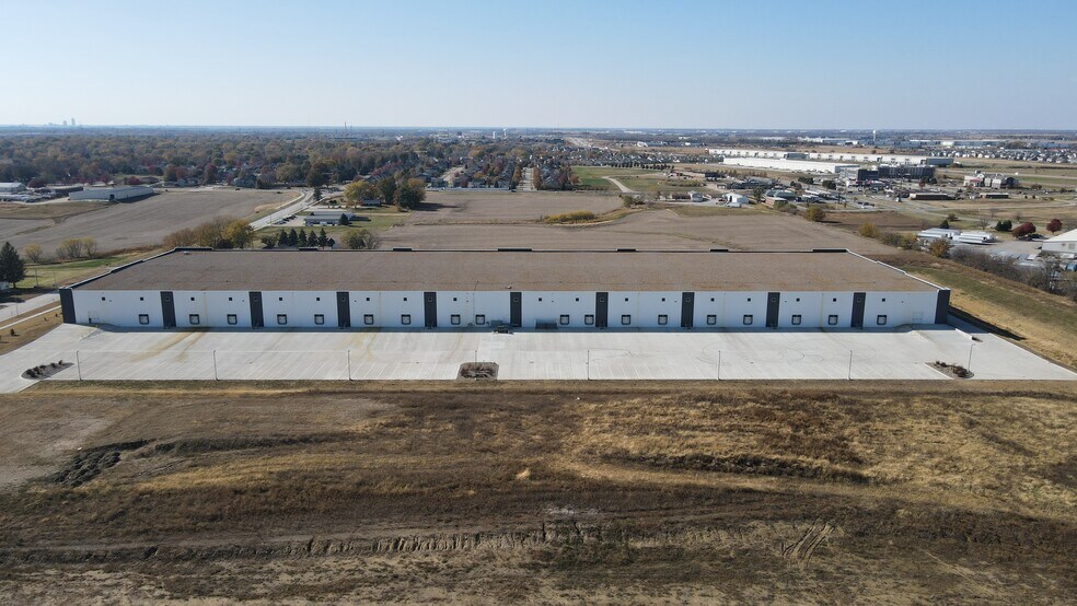 More Photos Of 555 9th St NE, Altoona Distribution For Lease