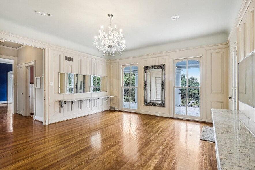 More Photos Of 7735 Mocking Bird Ln, San Antonio Lodge Meeting Hall For Sale