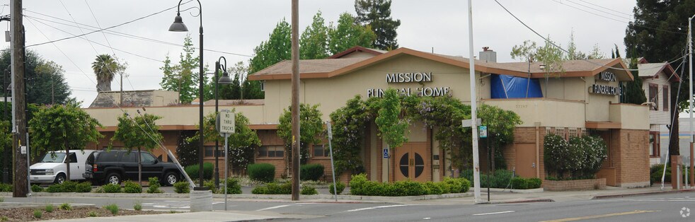 More Photos Of 22297 Mission Blvd, Hayward General Retail For Sale