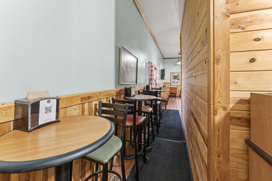 More Photos Of 410 Main St, Sandstone Restaurant For Sale