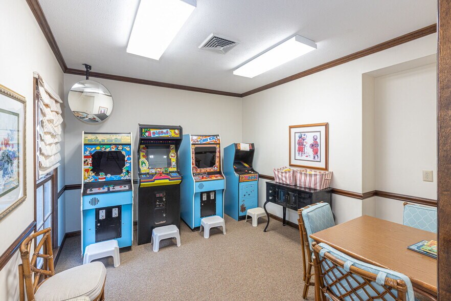 More Photos Of 3822 Rosemont Dr, Columbus Medical For Sale