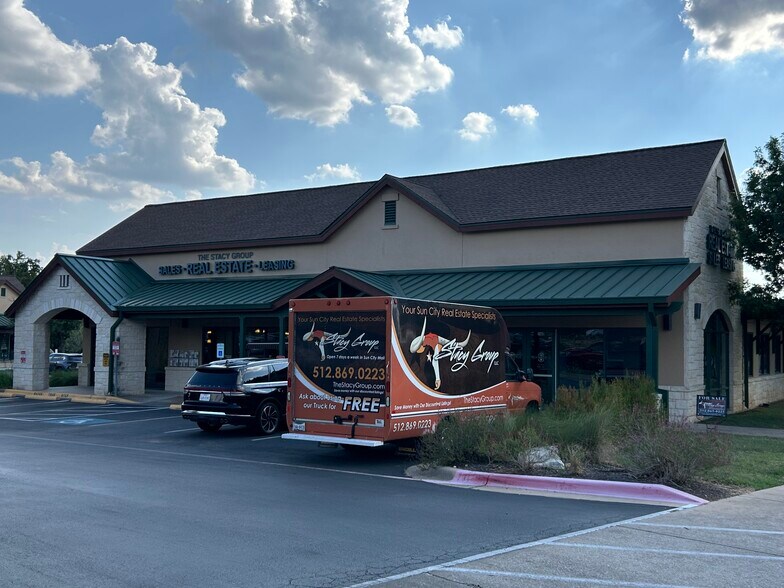 More Photos Of 1520-1530 Sun City Blvd, Georgetown Unknown For Lease