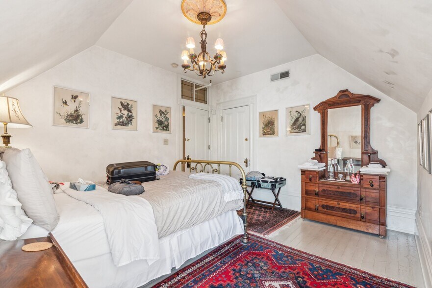 More Photos Of 1057 Steiner St, San Francisco Hospitality For Sale