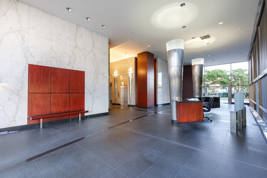 More Photos Of 15233 Ventura Blvd, Sherman Oaks Office For Lease