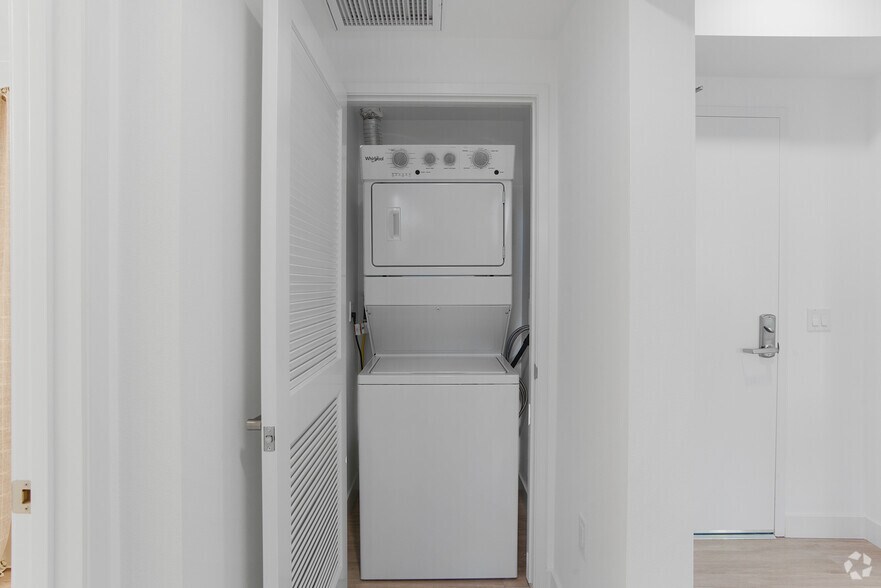 More Photos Of 10568 Gateway Promenade, El Monte Apartments For Lease