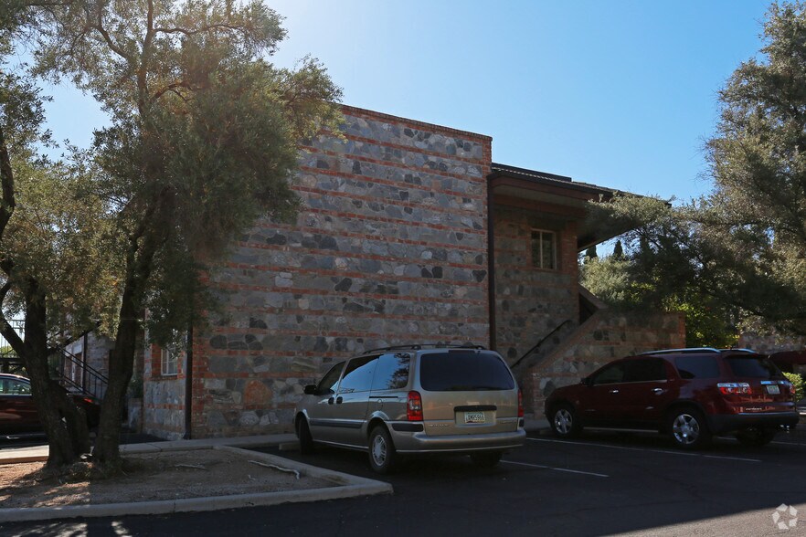 More Photos Of 6300 E El Dorado Cir, Tucson Office For Lease