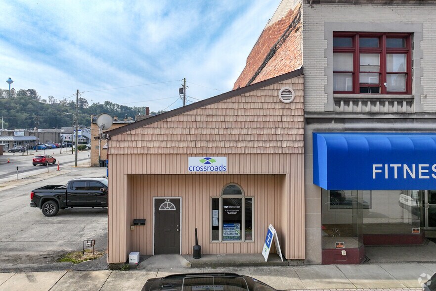 Primary Photo Of 422 Ford St, Ford City Office For Sale