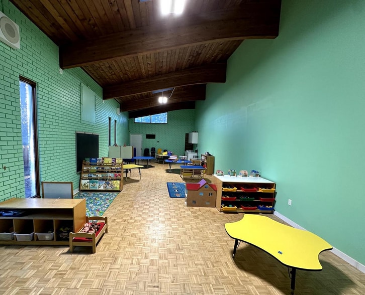 More Photos Of 83 Dunlop St, Richmond Hill Daycare Center For Sale