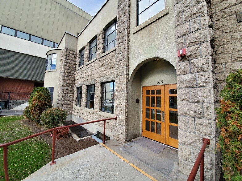 More Photos Of 515 E Yakima Ave, Yakima General Retail For Sale