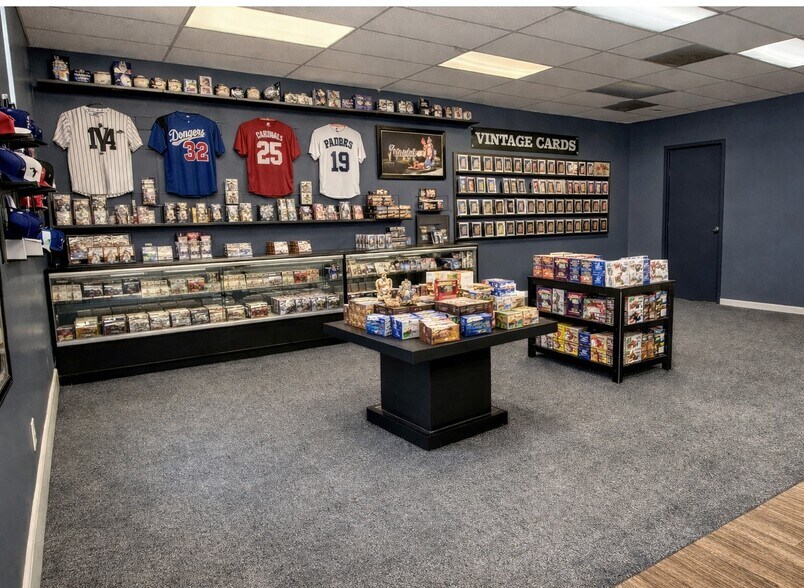 More Photos Of 1020 NW 1st Ct, Hallandale Beach Showroom For Lease