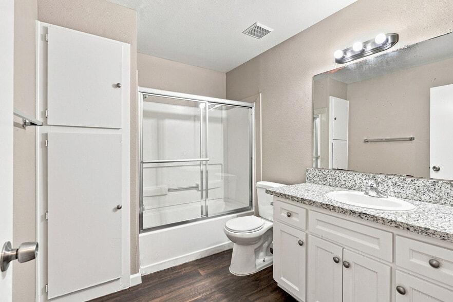 More Photos Of 1262 N Marks Ave, Fresno Apartments For Sale