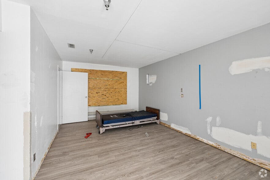More Photos Of 250 Belle Brook Rd, Bristol Congregate Senior Housing For Sale