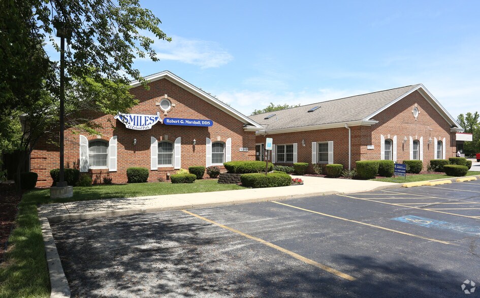 More Photos Of 7620-7632 W 159th St, Orland Park Office For Lease