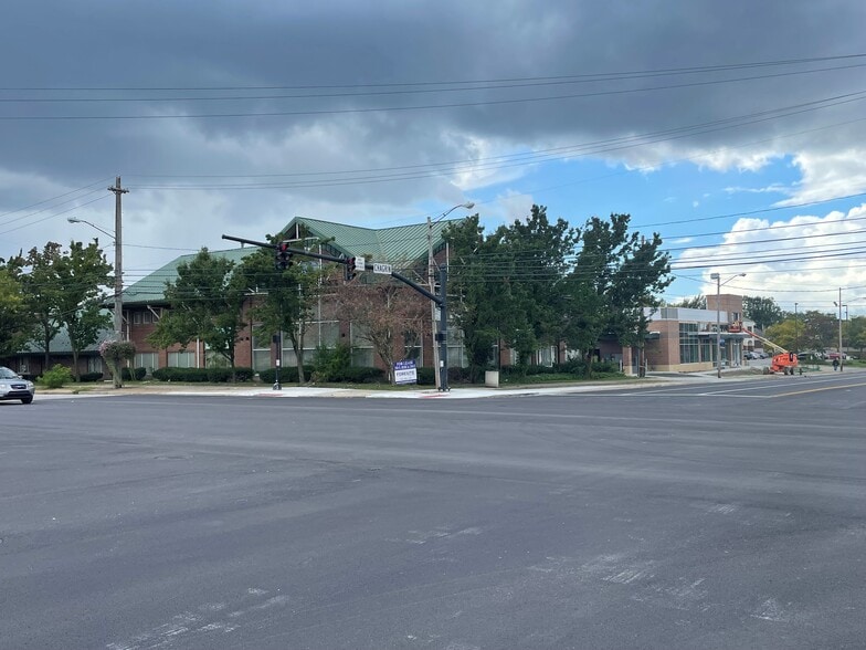 More Photos Of 16500 Chagrin Blvd, Shaker Heights Office For Sale