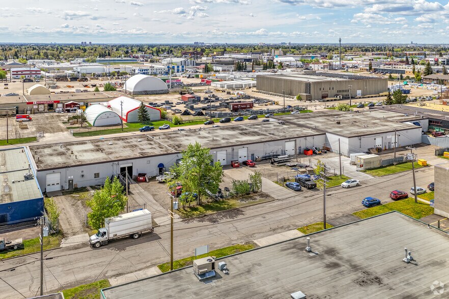 More Photos Of 14640 115th Ave NW, Edmonton Showroom For Sale