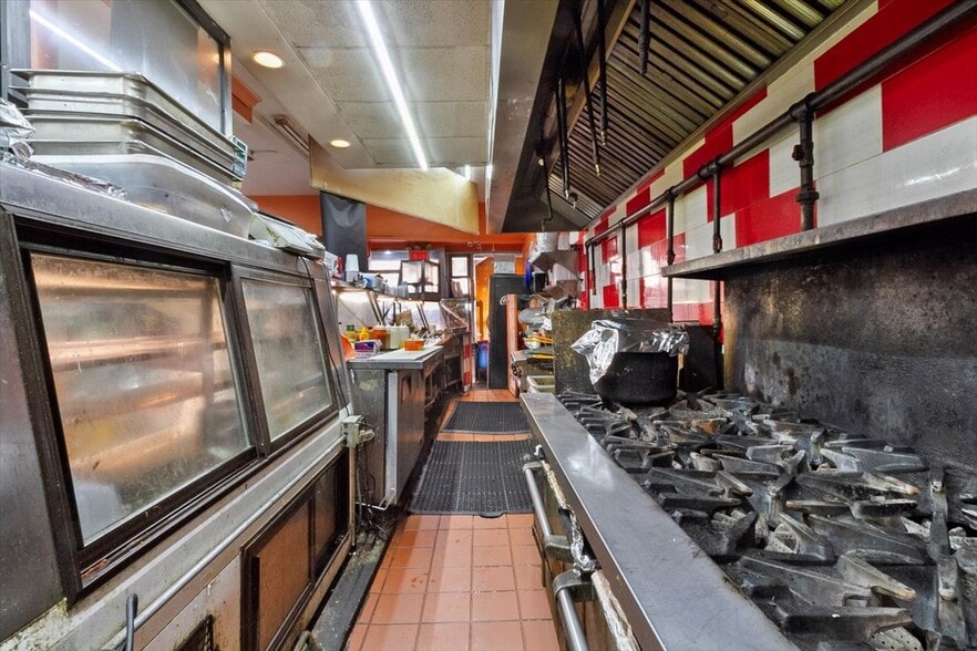 More Photos Of 7 Hillside Ave, New York Convenience Store For Sale