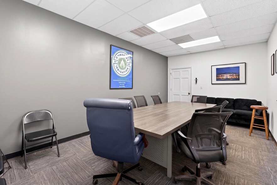 More Photos Of 100 Business Pky, Piedmont Light Manufacturing For Sale