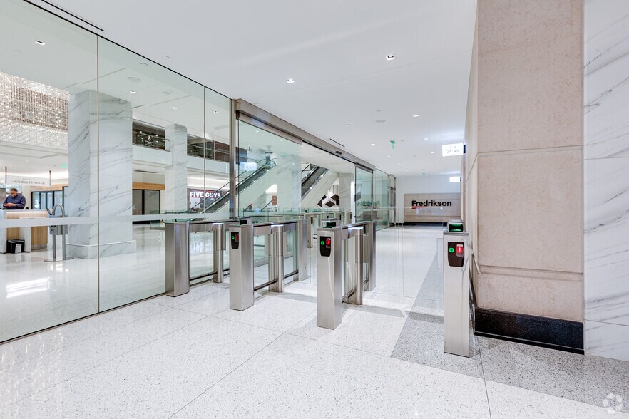 More Photos Of 60 S 6th St, Minneapolis Office For Lease