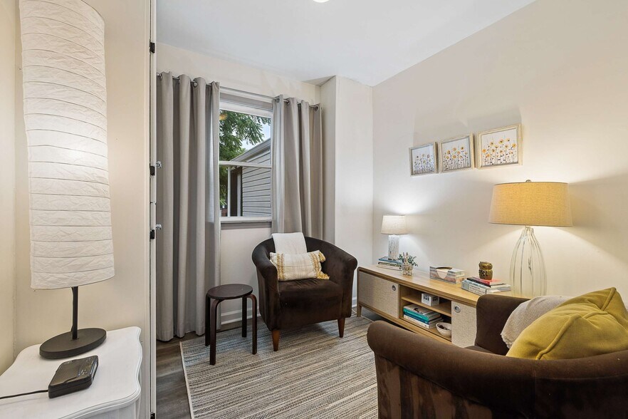 More Photos Of 2818 Azalea Pl, Nashville Office Residential For Sale