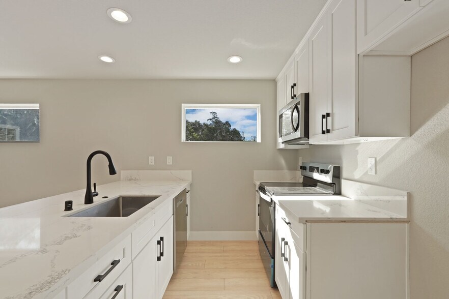More Photos Of 2810 42nd St, Sacramento Apartments For Sale