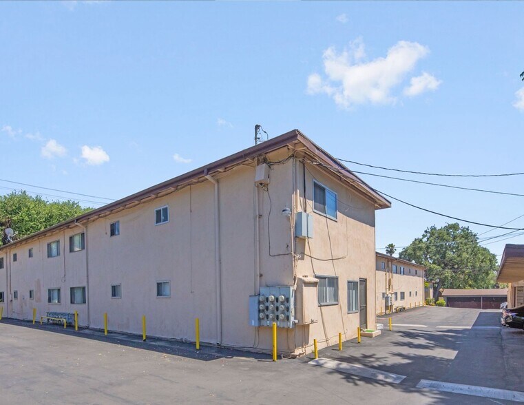 More Photos Of 729-733 W Foothill Blvd, Monrovia Apartments For Sale