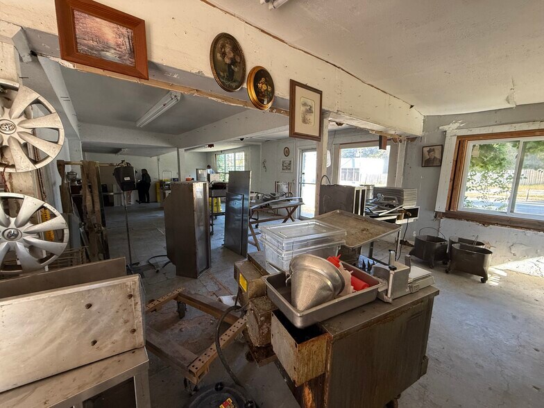 More Photos Of 622 S Main St, LaFayette Storefront Retail Residential For Sale