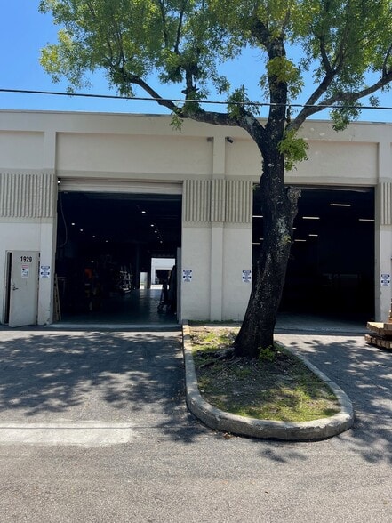 More Photos Of 1901-1921 W Copans Rd, Pompano Beach Showroom For Lease