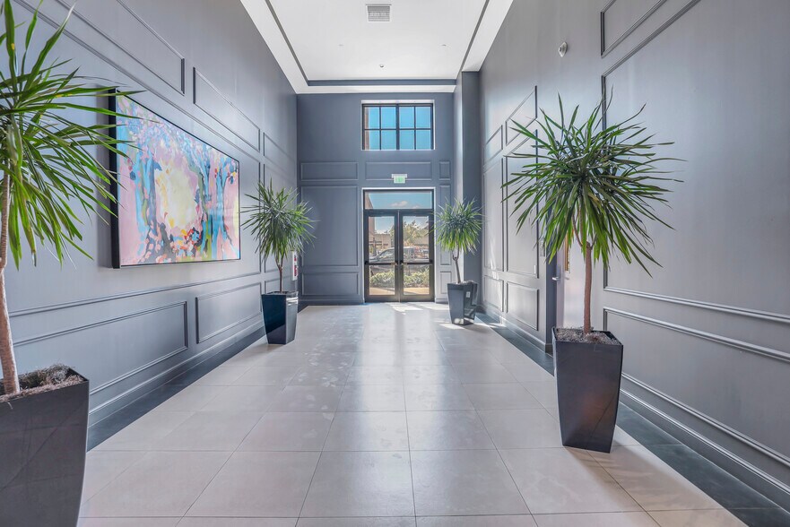 More Photos Of 895 Central Ave, Saint Petersburg Office For Lease