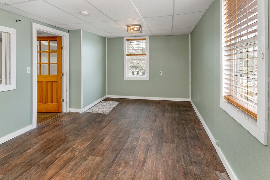 More Photos Of 141 Main St, Alton Storefront Retail Residential For Sale