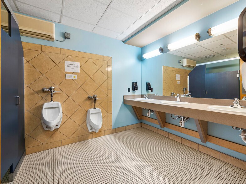 More Photos Of 39 N Lexington Ave, Asheville Storefront Retail Office For Sale