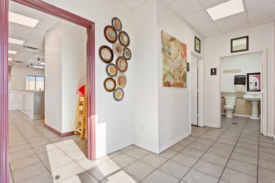 More Photos Of 912 N 38th St, Killeen General Retail For Sale