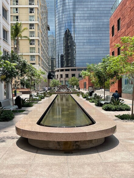 More Photos Of 255 S Grand Ave, Los Angeles Apartments For Lease