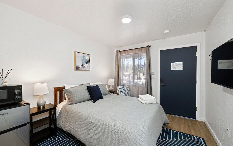 More Photos Of 3918 Pioneer Trl, South Lake Tahoe Hotel For Sale