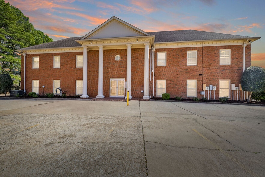 Primary Photo Of 275 Walnut Bend Rd, Cordova Medical For Lease